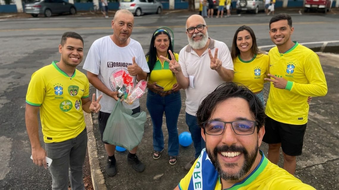 Carreata pró-Flávio Bolsonaro reúne grande número de carros e motos em Curvelo e organizadores preparam nova mobilização