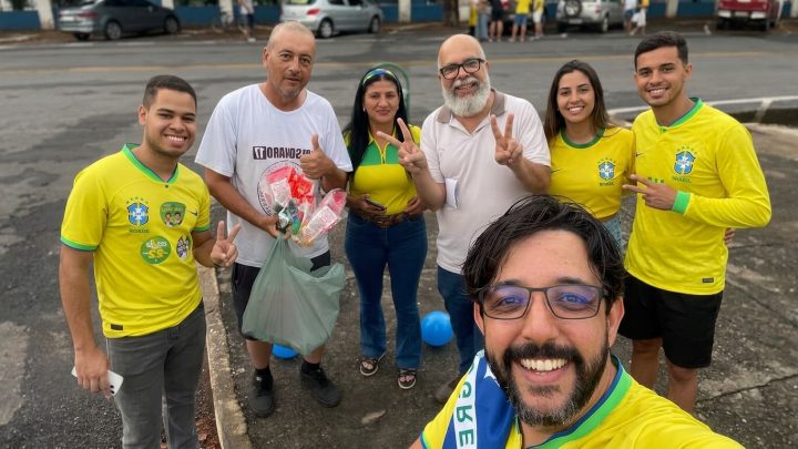 Carreata pró-Flávio Bolsonaro reúne grande número de carros e motos em Curvelo e organizadores preparam nova mobilização